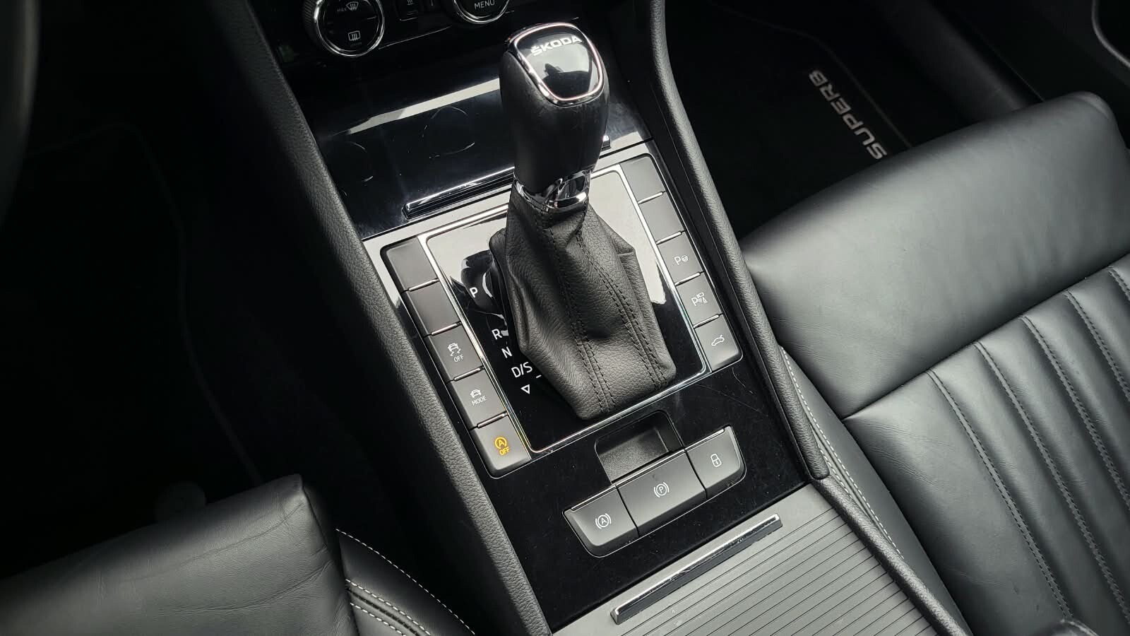 Škoda Superb - zdjęcie 25