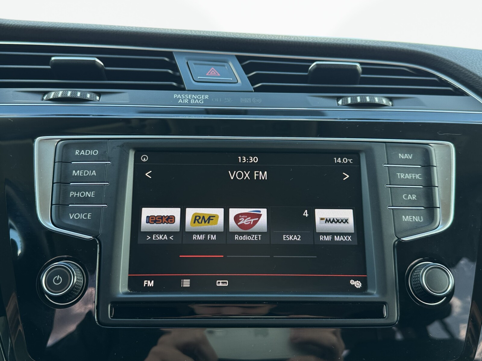 Volkswagen Touran - zdjęcie 15