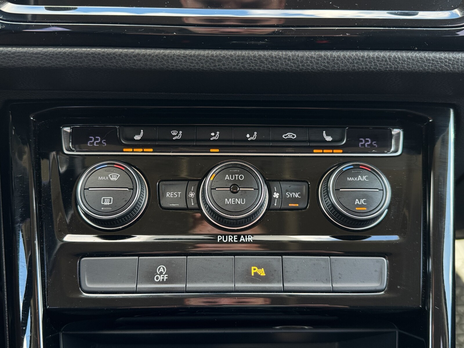 Volkswagen Touran - zdjęcie 20