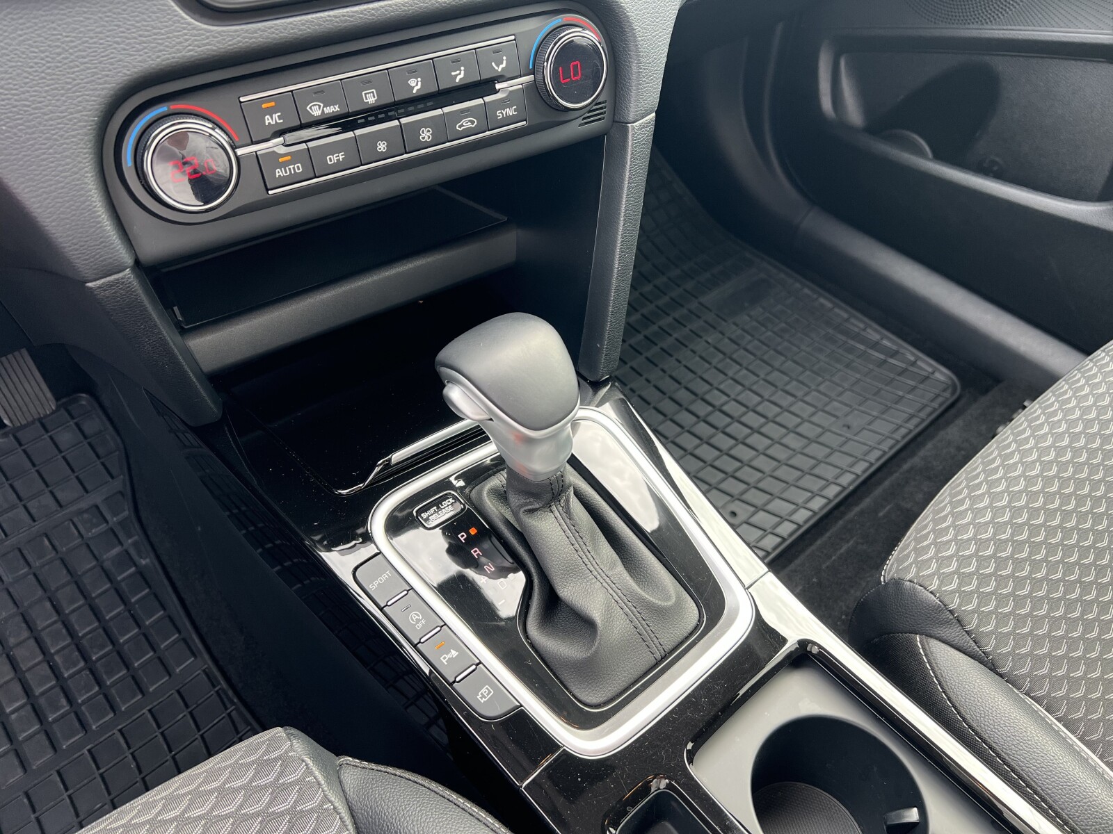 Kia XCeed - zdjęcie 18