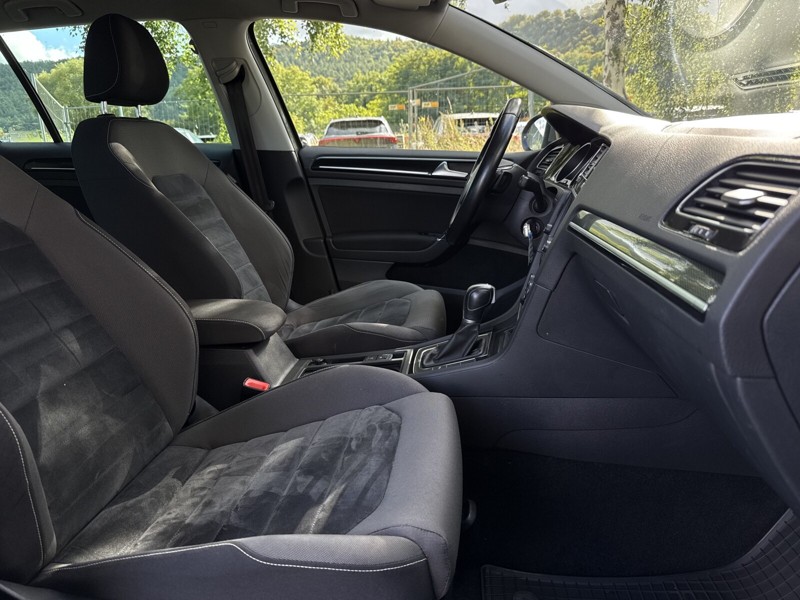 Volkswagen Golf - zdjęcie 12