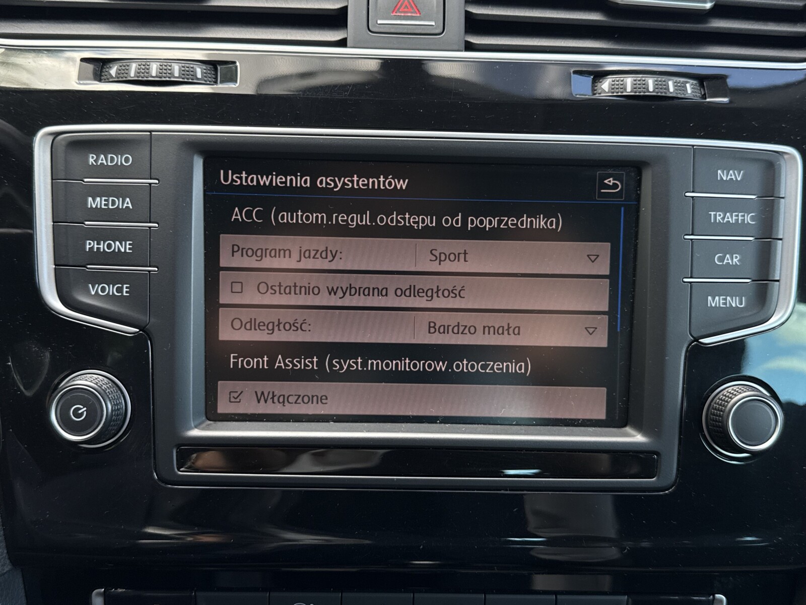 Volkswagen Golf - zdjęcie 28
