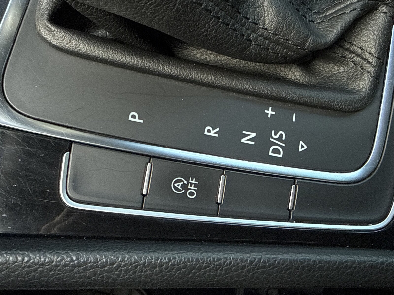 Volkswagen Golf - zdjęcie 19