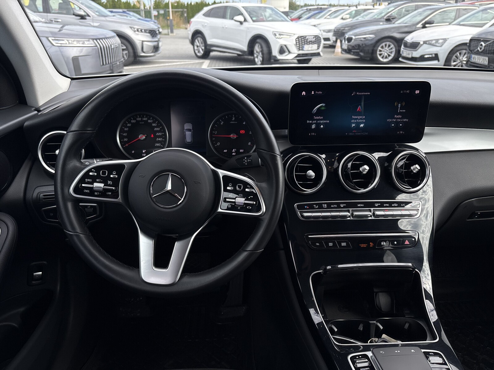 Mercedes-Benz GLC 220 - zdjęcie 13