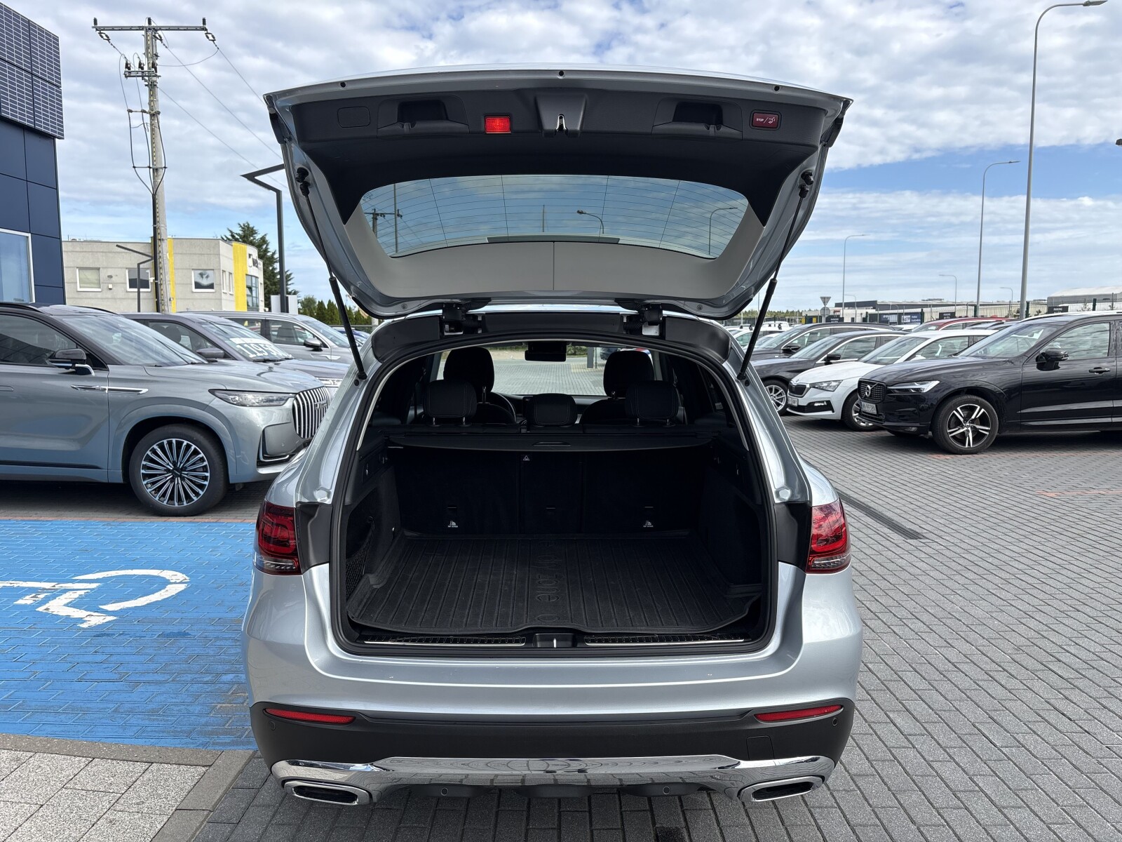 Mercedes-Benz GLC 220 - zdjęcie 29