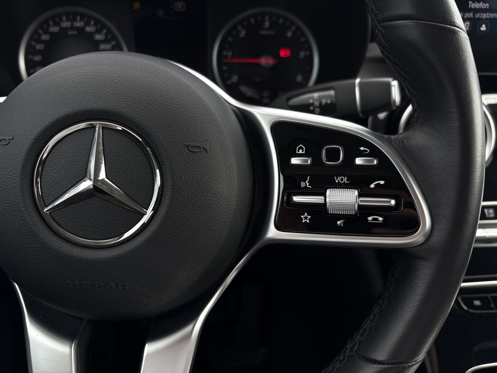 Mercedes-Benz GLC 220 - zdjęcie 16