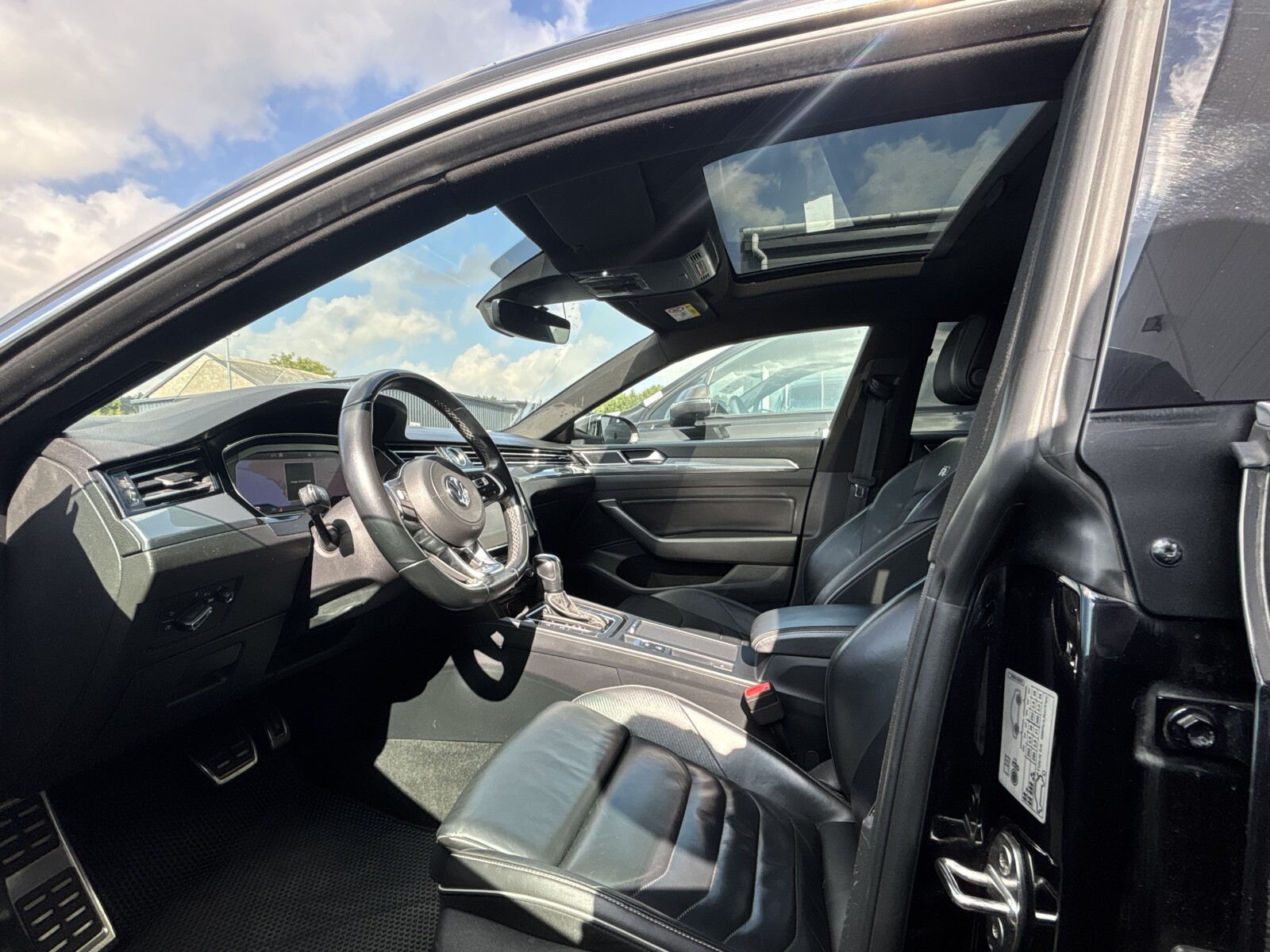 Volkswagen Arteon - zdjęcie 37