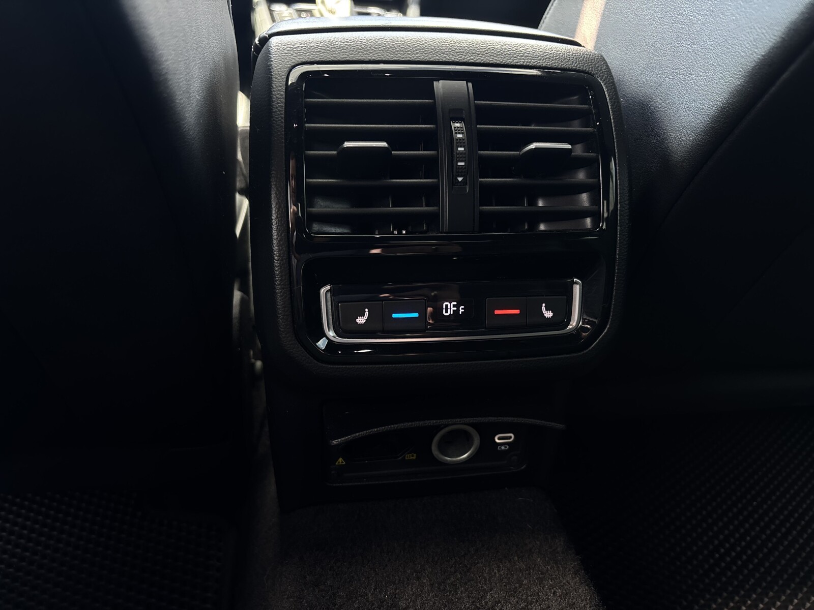 Volkswagen Arteon - zdjęcie 32