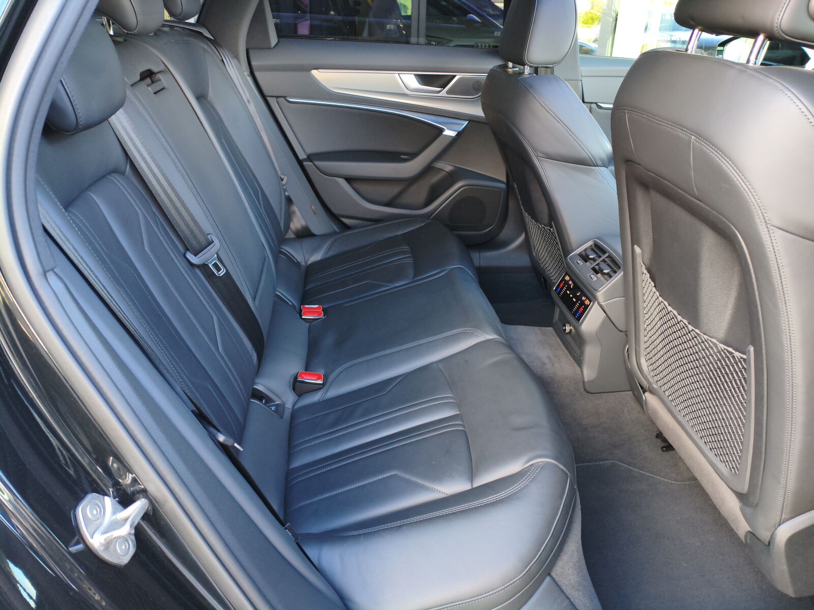 Audi A6 Avant - zdjęcie 13