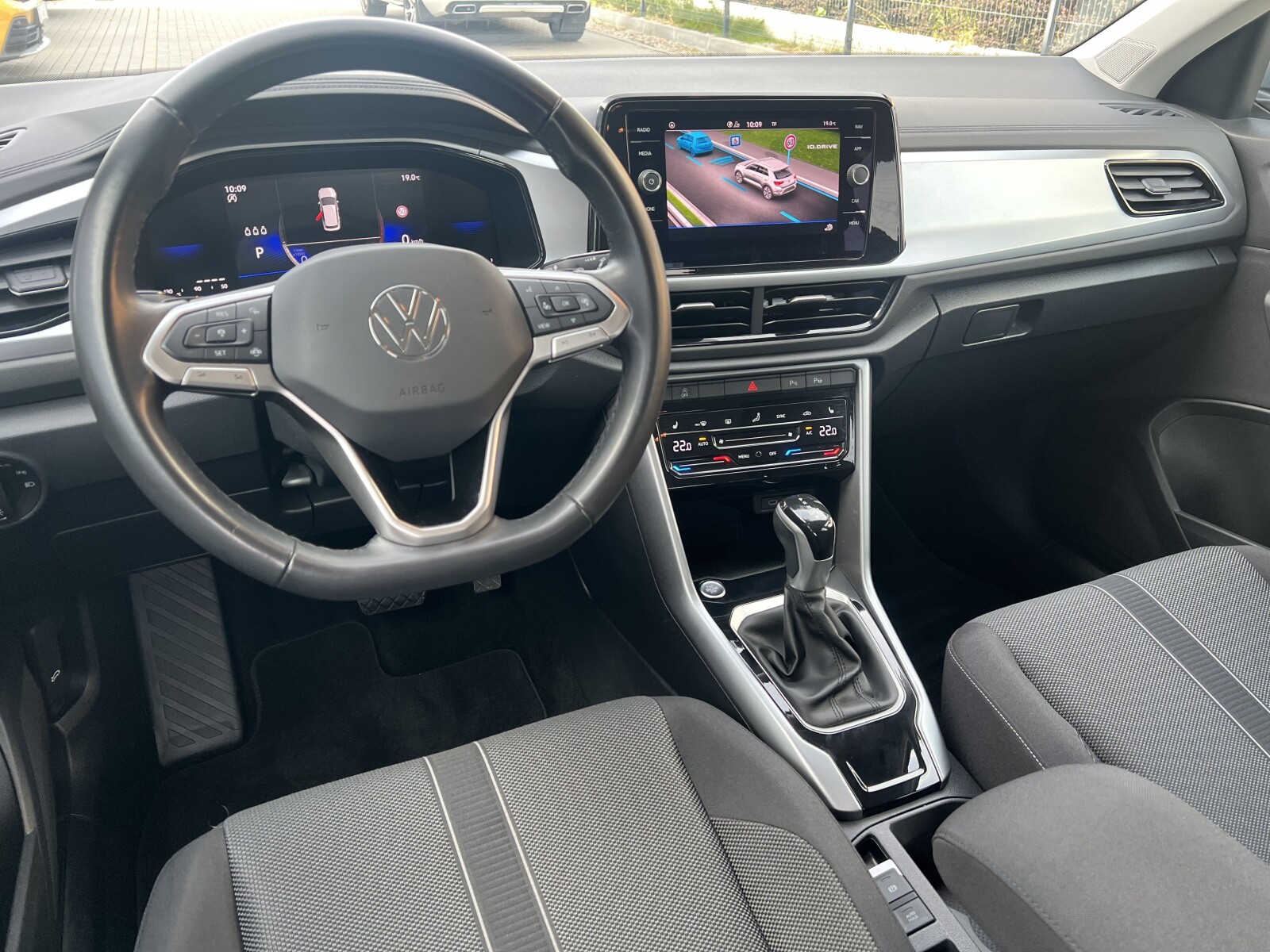 Volkswagen T-Roc - zdjęcie 24