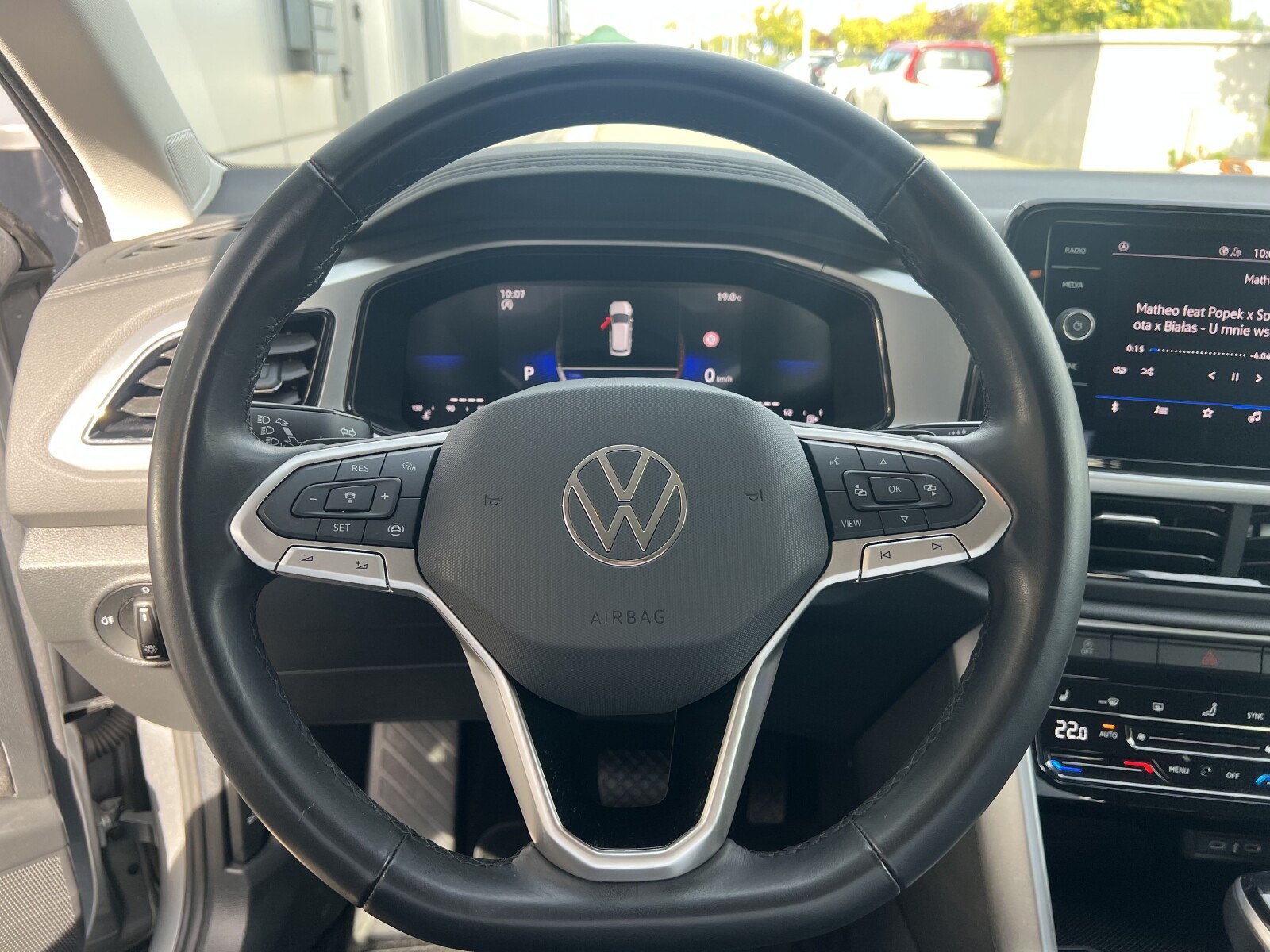 Volkswagen T-Roc - zdjęcie 16