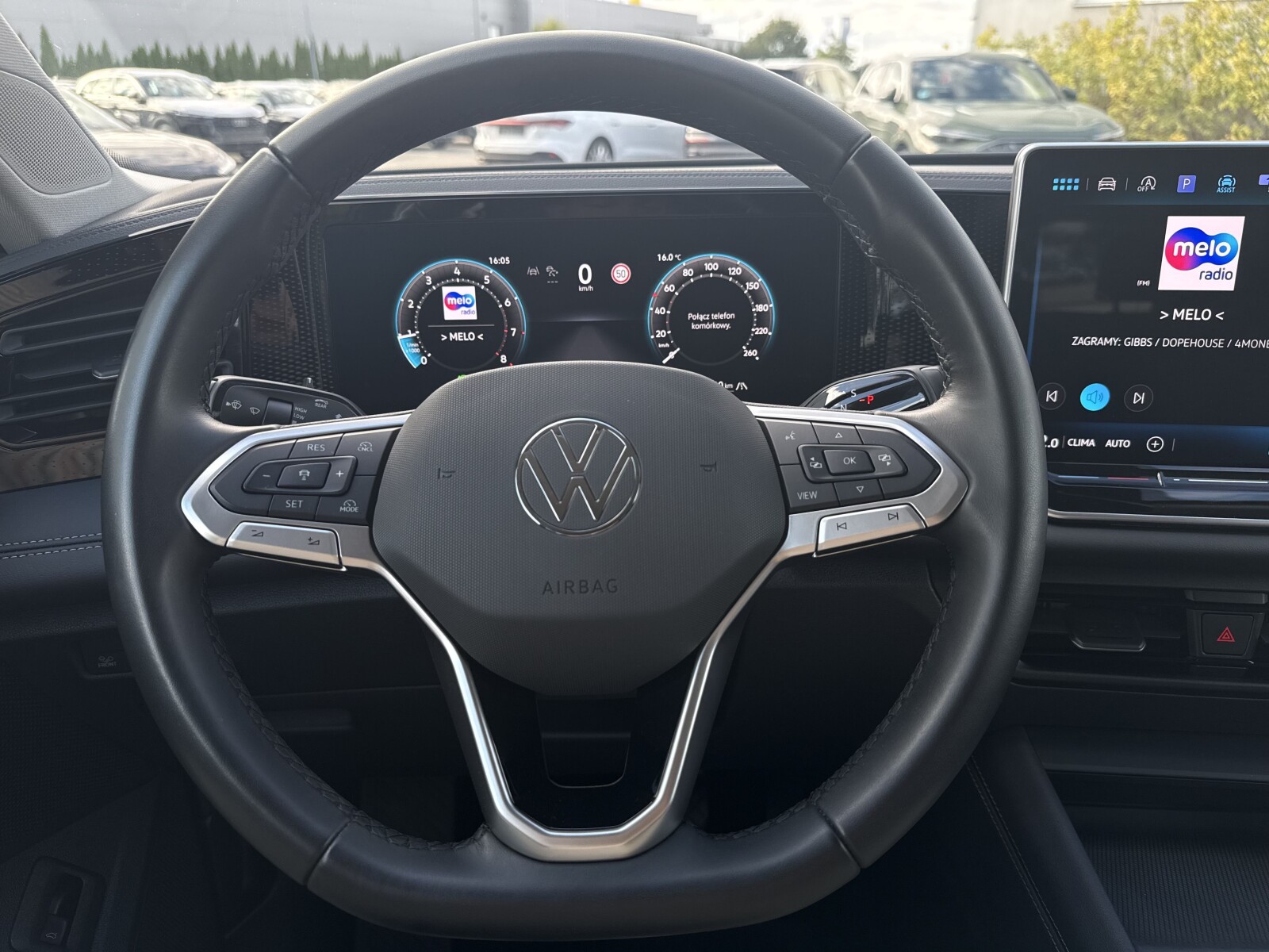 Volkswagen Tiguan - zdjęcie 15