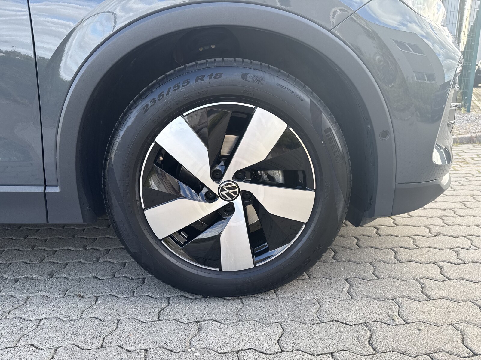 Volkswagen Tiguan - zdjęcie 36