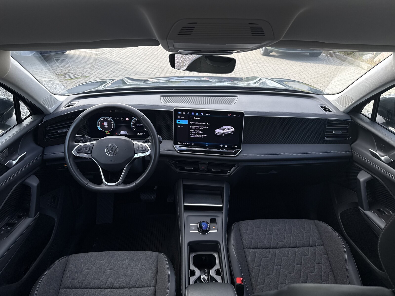 Volkswagen Tiguan - zdjęcie 14