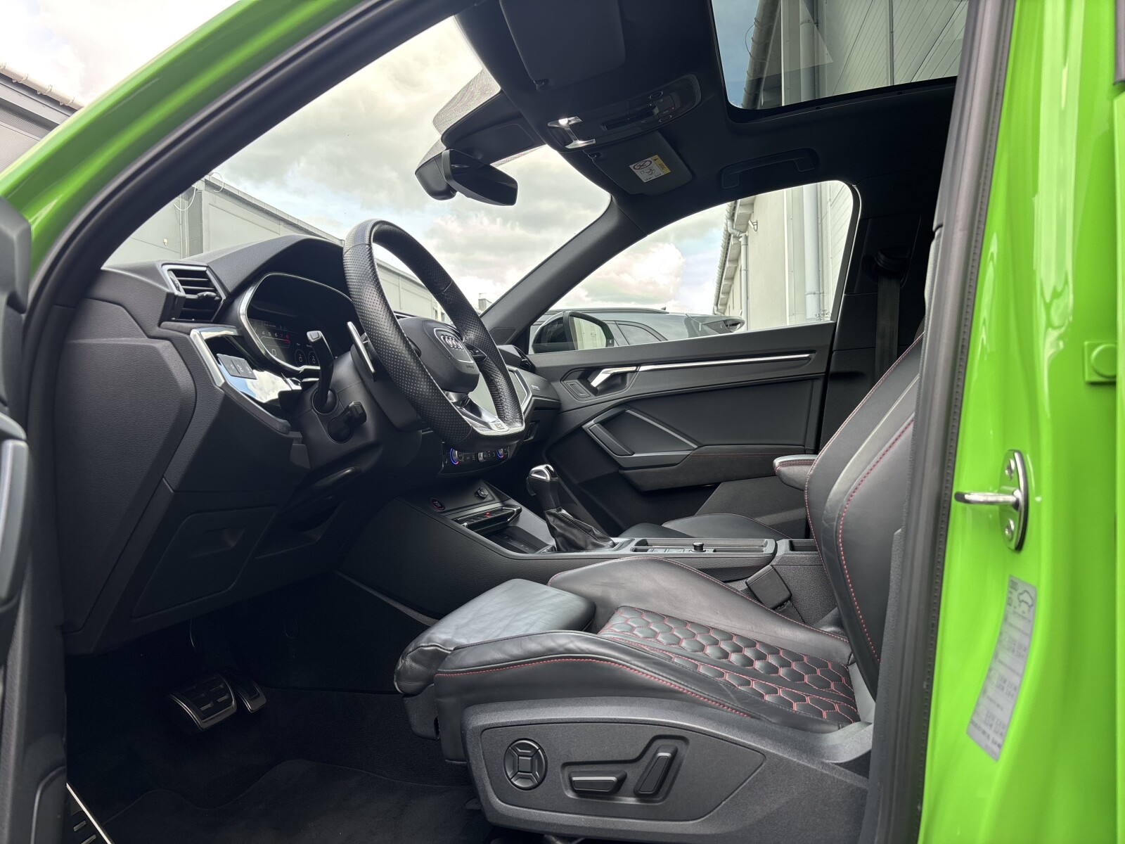 Audi RS Q3 Sportback - zdjęcie 17