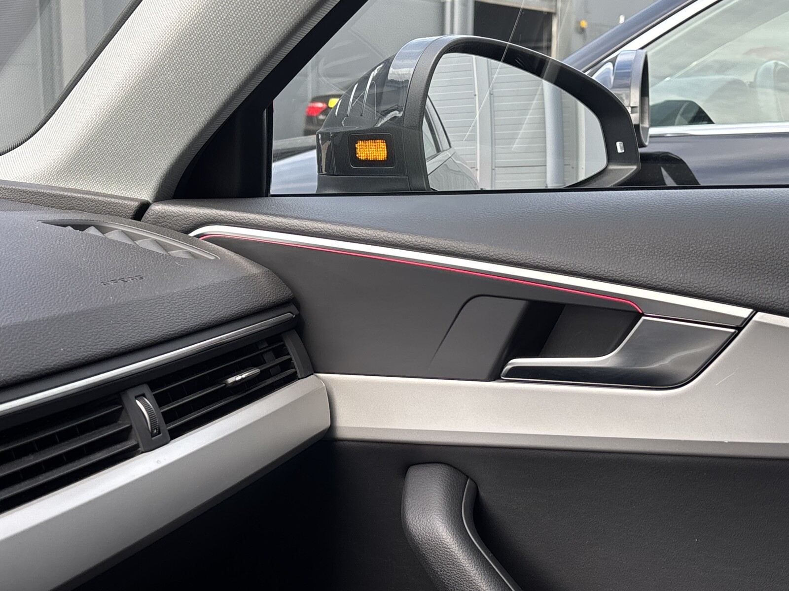 Audi A4 Limousine - zdjęcie 32