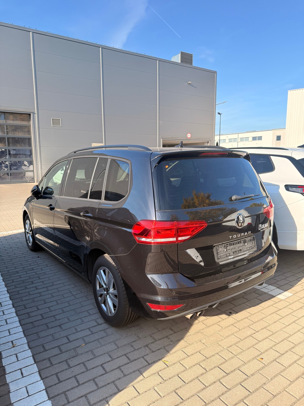 Volkswagen Touran - zdjęcie 2