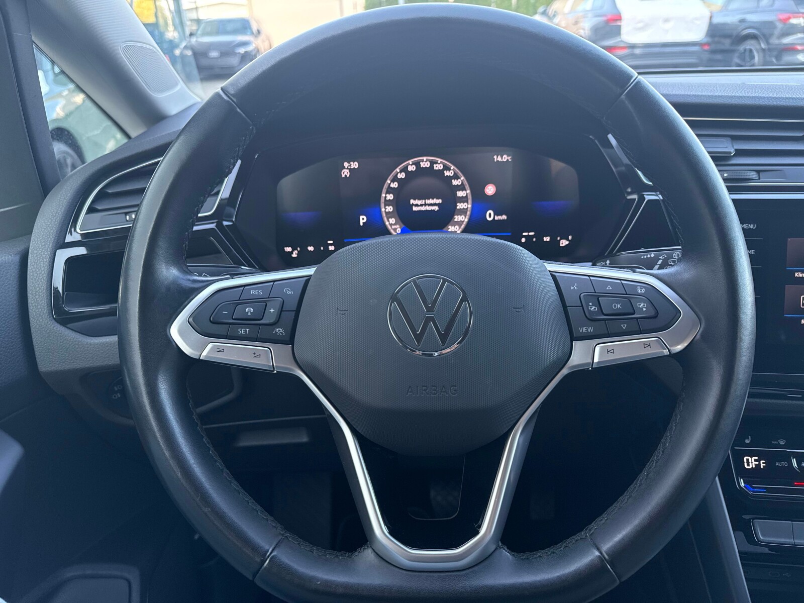 Volkswagen Touran - zdjęcie 15