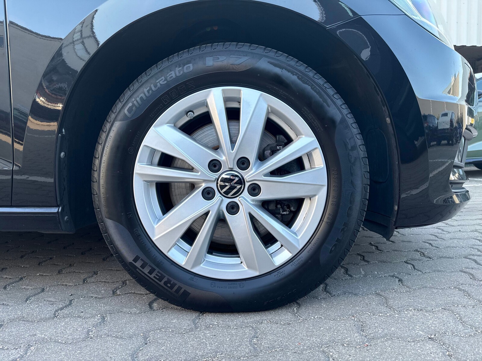 Volkswagen Touran - zdjęcie 35