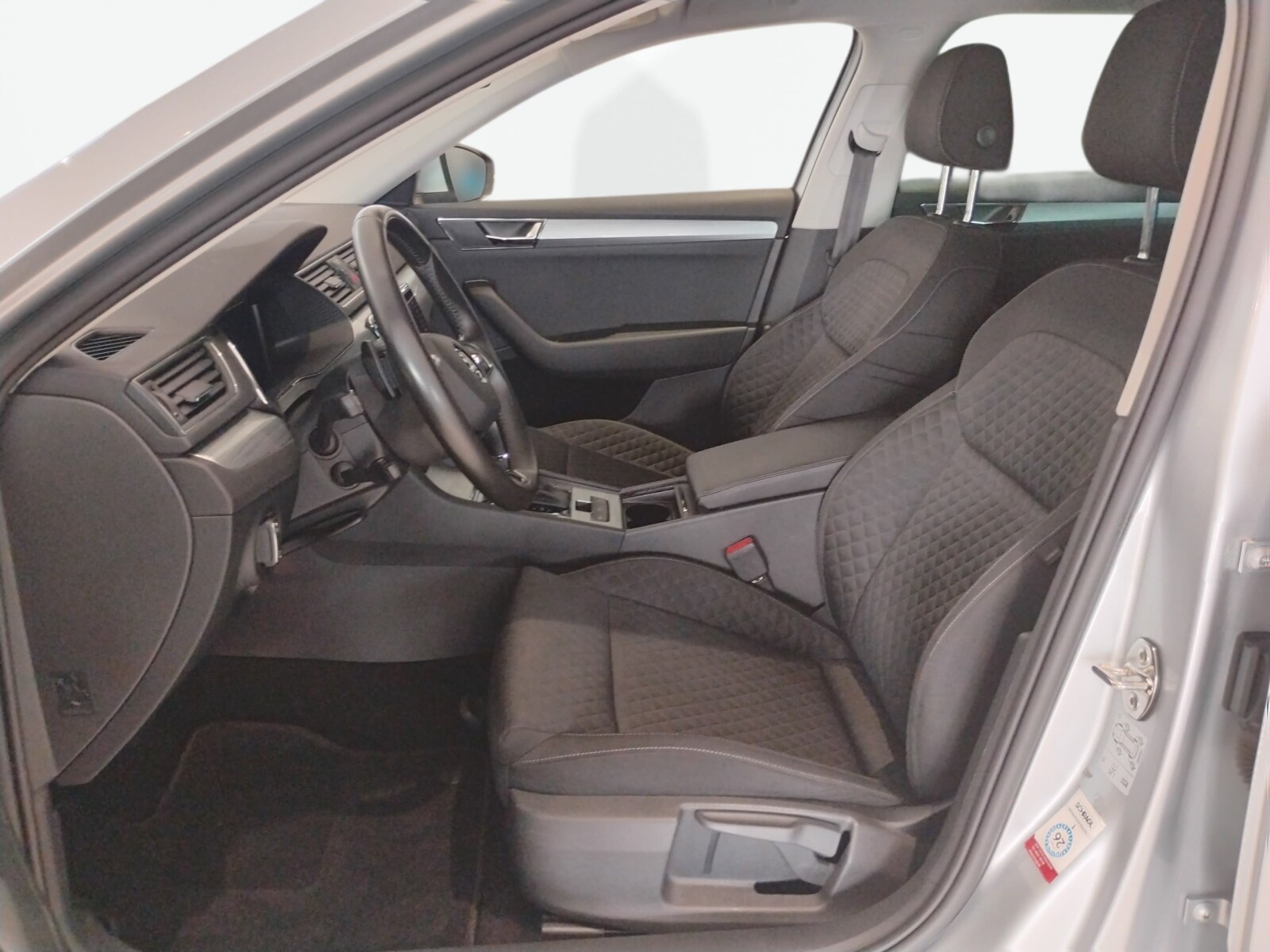Škoda Superb Combi - zdjęcie 9