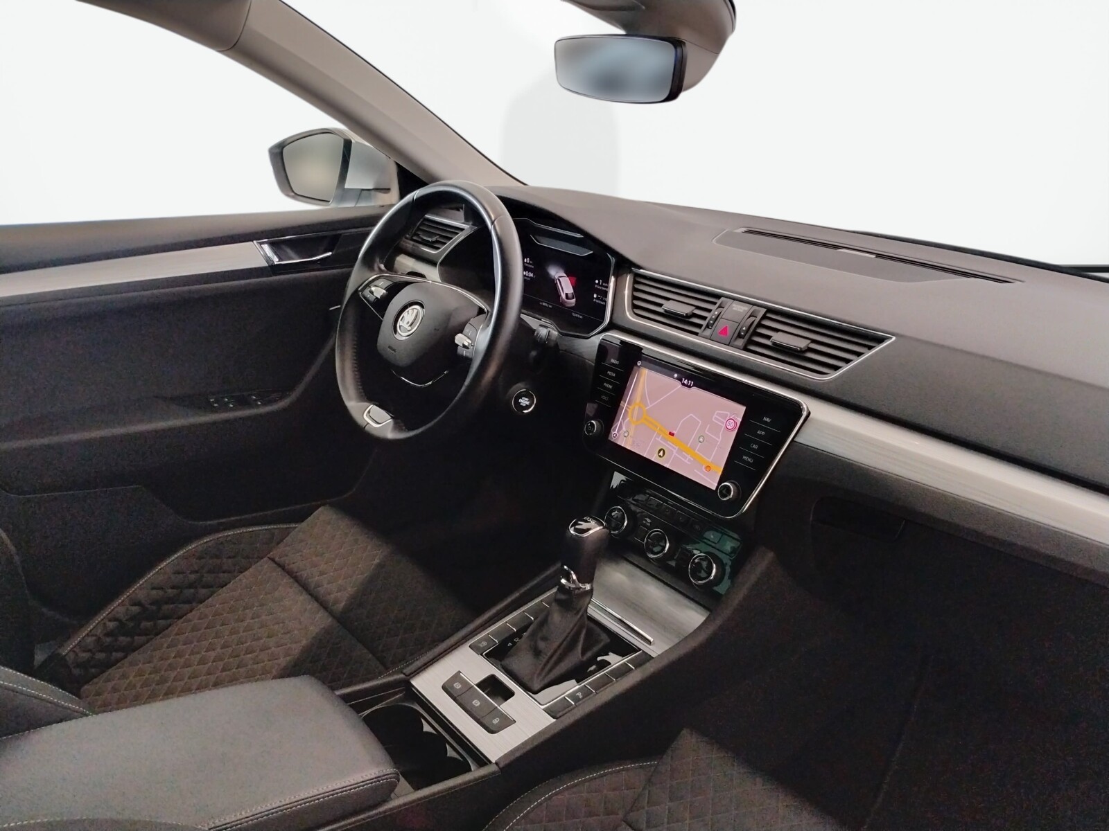 Škoda Superb Combi - zdjęcie 16