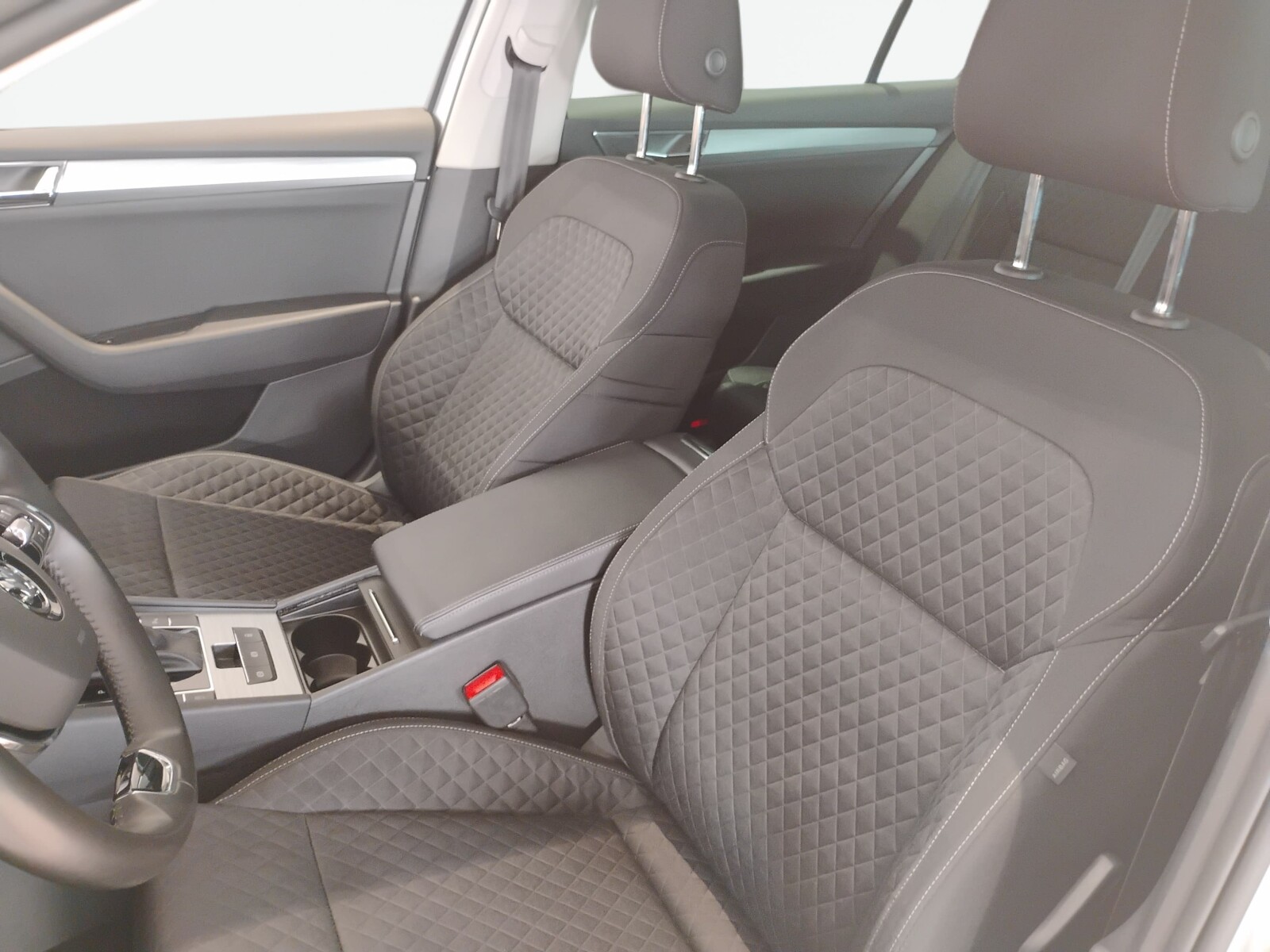Škoda Superb Combi - zdjęcie 10