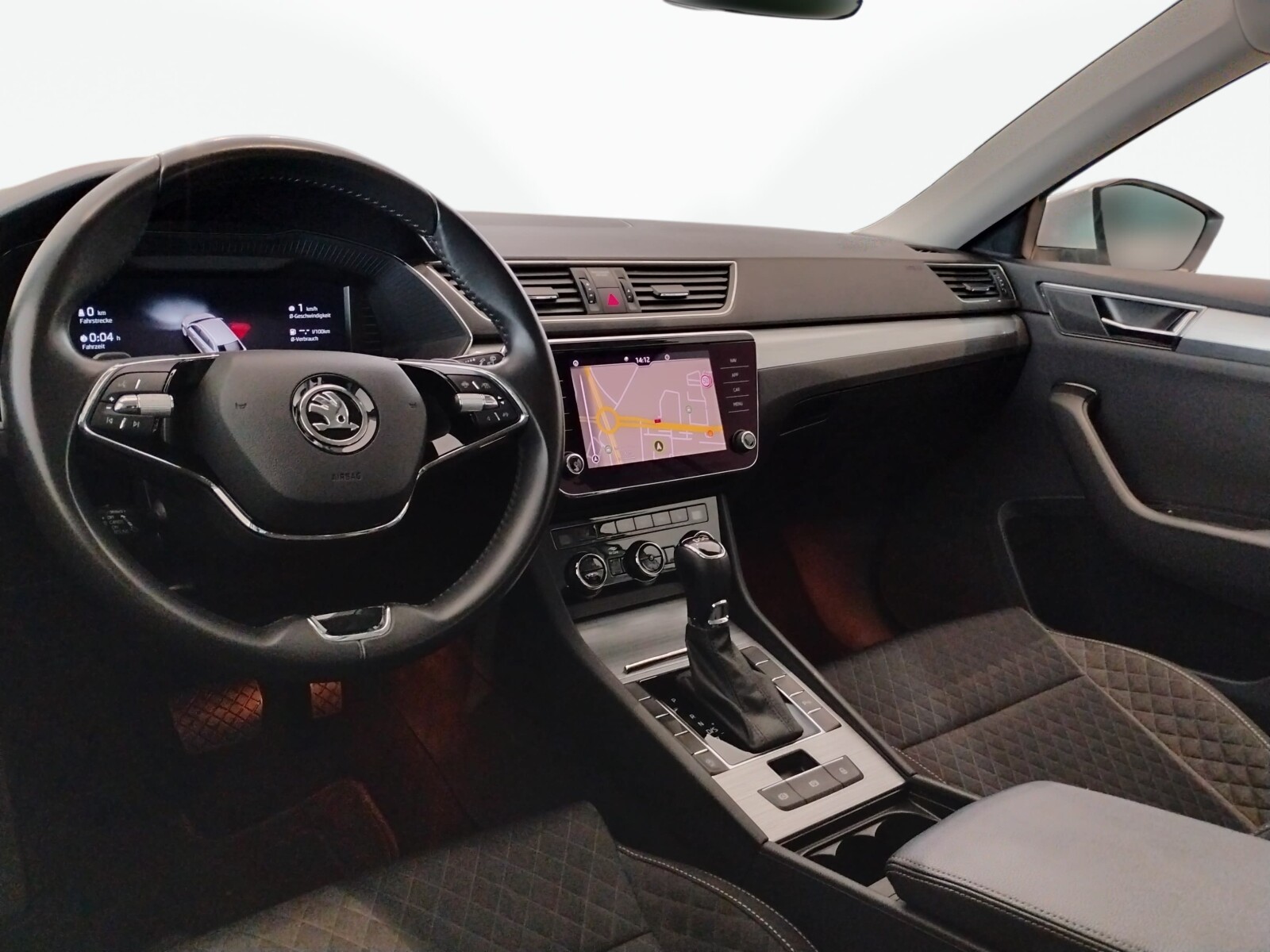 Škoda Superb Combi - zdjęcie 18