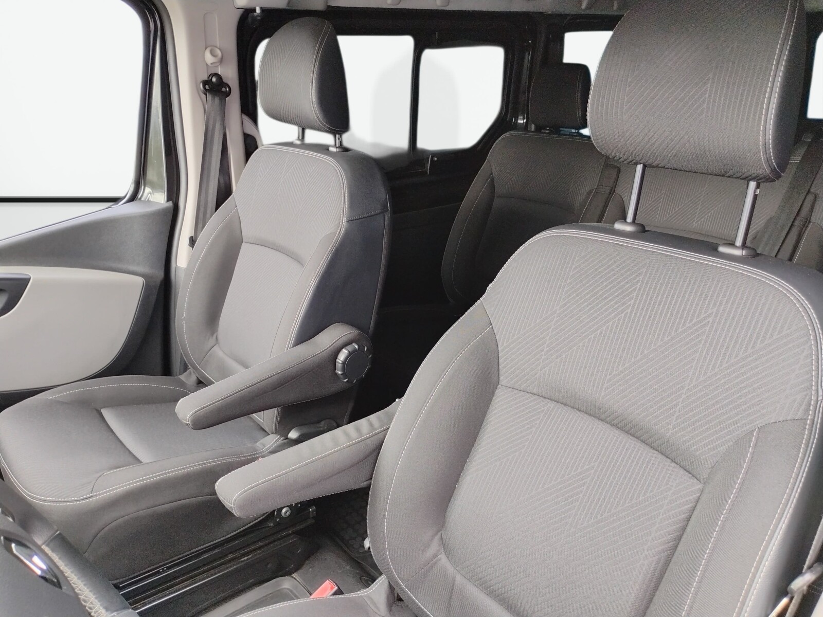 Renault Trafic - zdjęcie 10