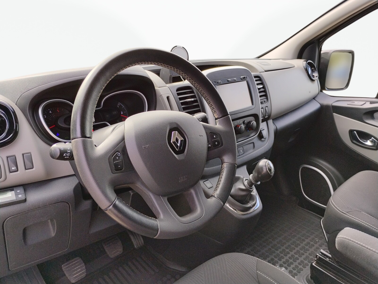 Renault Trafic - zdjęcie 13
