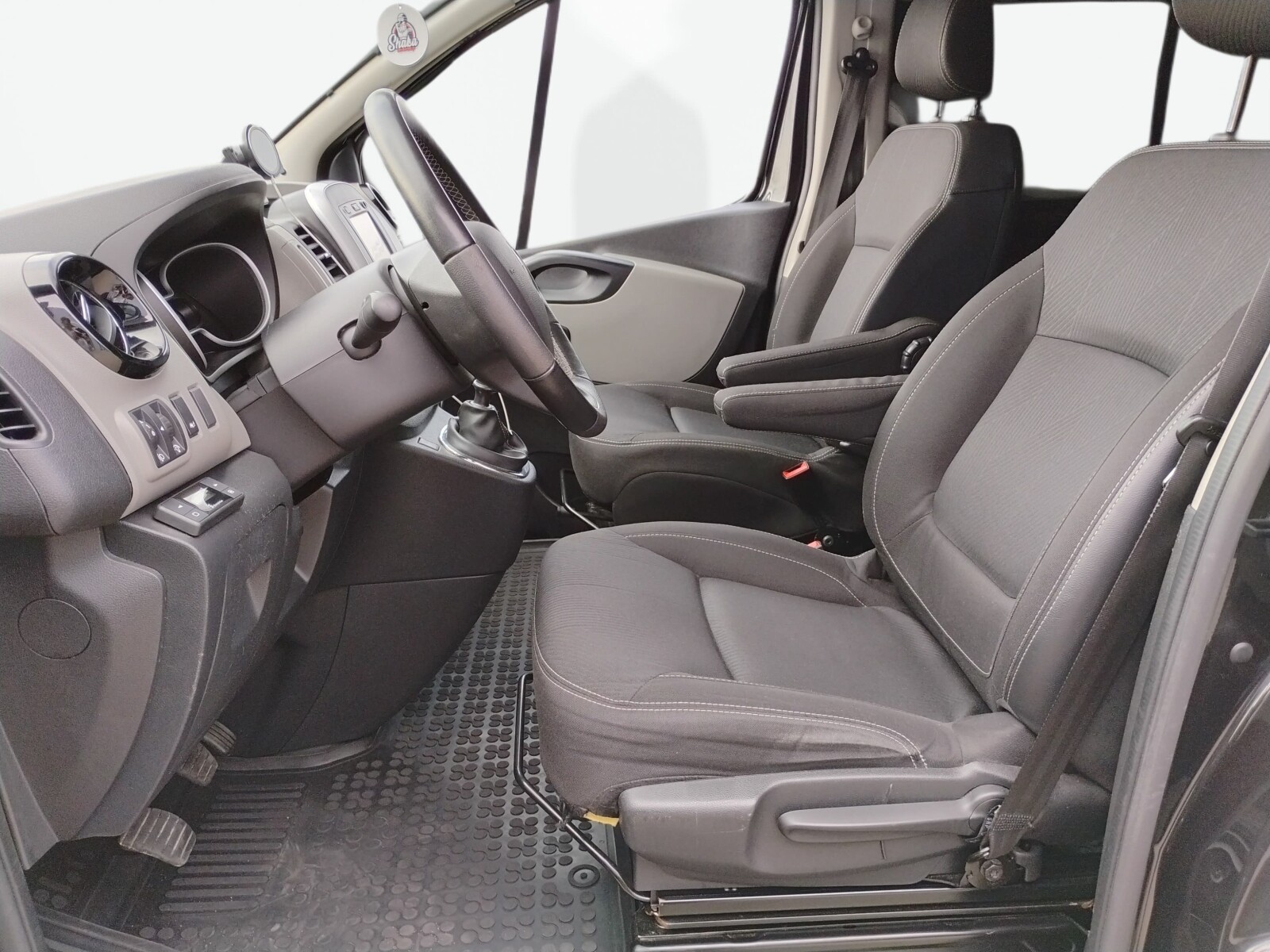 Renault Trafic - zdjęcie 9