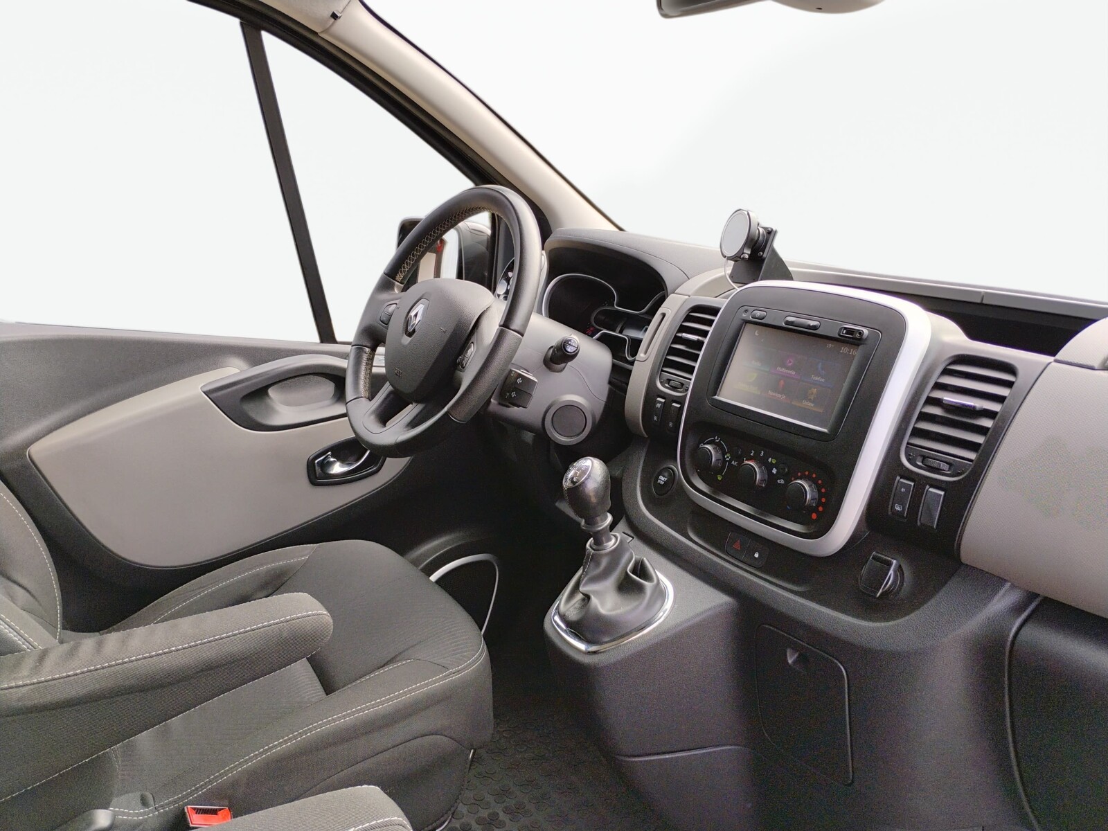 Renault Trafic - zdjęcie 19