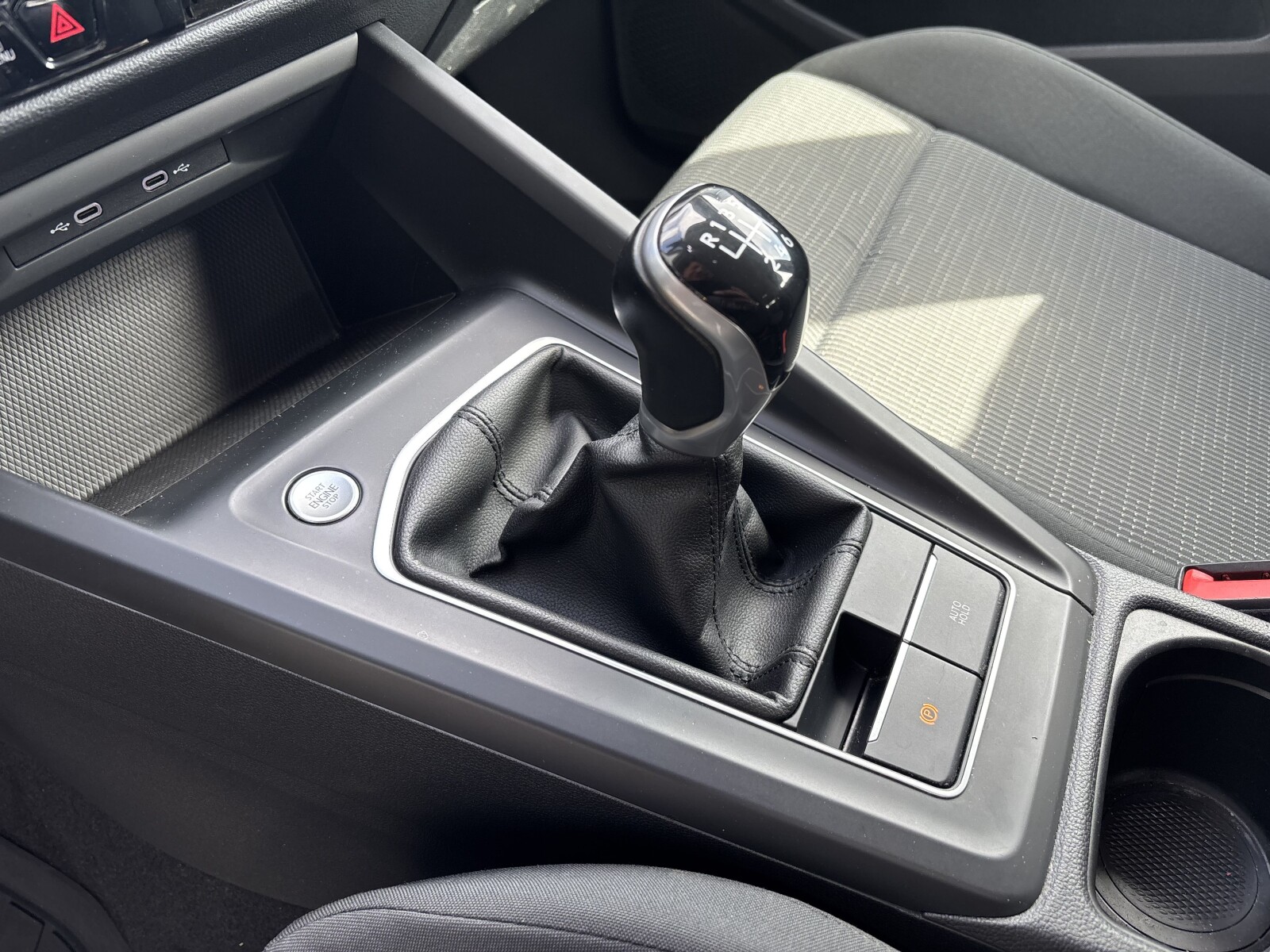Volkswagen Golf - zdjęcie 17