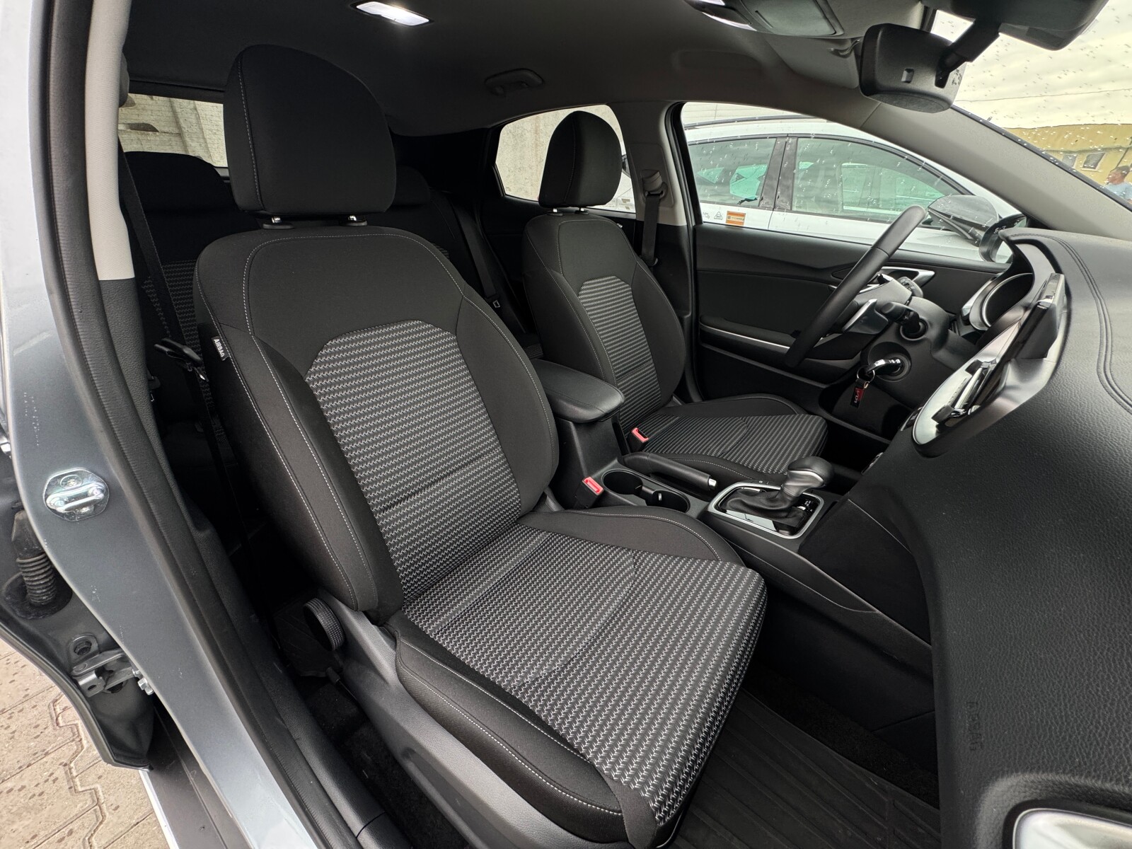 Kia XCeed - zdjęcie 17