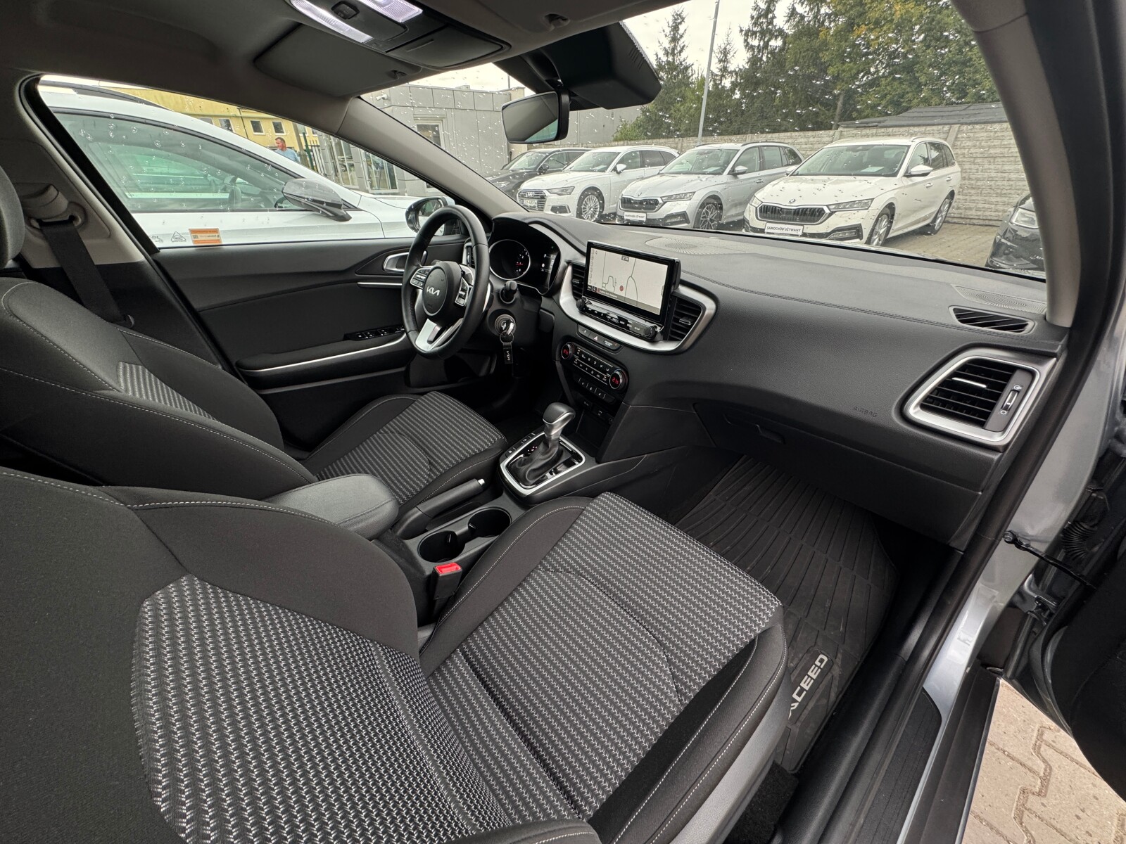 Kia XCeed - zdjęcie 16