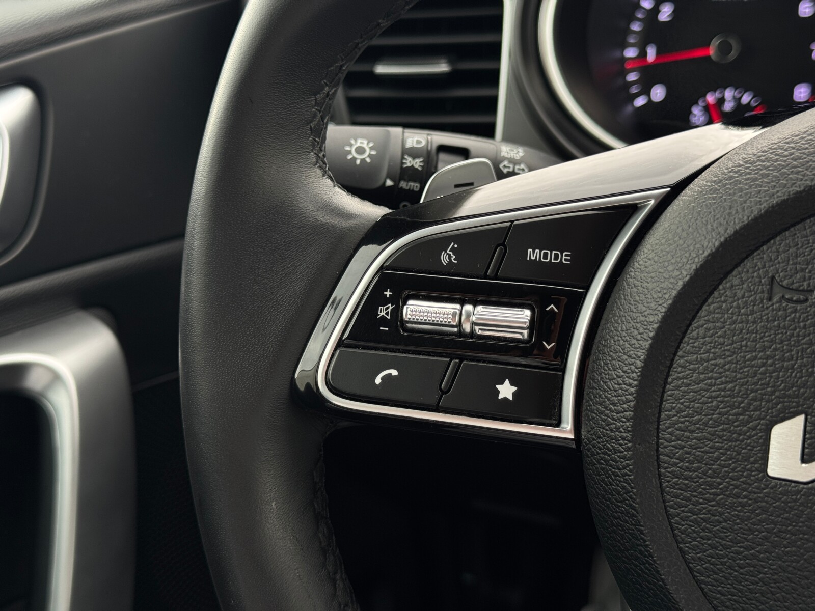 Kia XCeed - zdjęcie 21