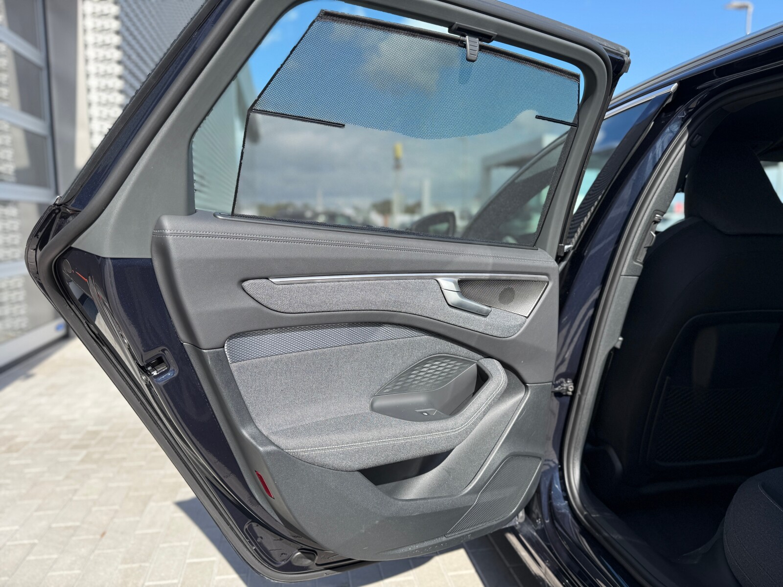 Audi A6 Avant e-hybrid - zdjęcie 11