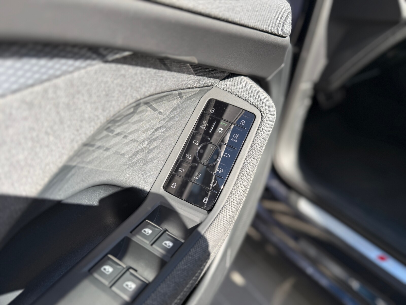 Audi A6 Avant e-hybrid - zdjęcie 13