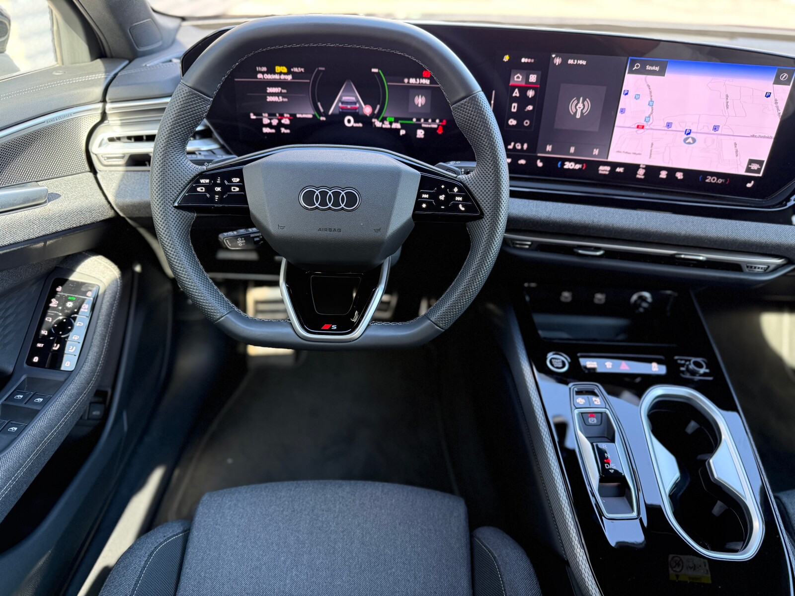 Audi A6 Avant e-hybrid - zdjęcie 24