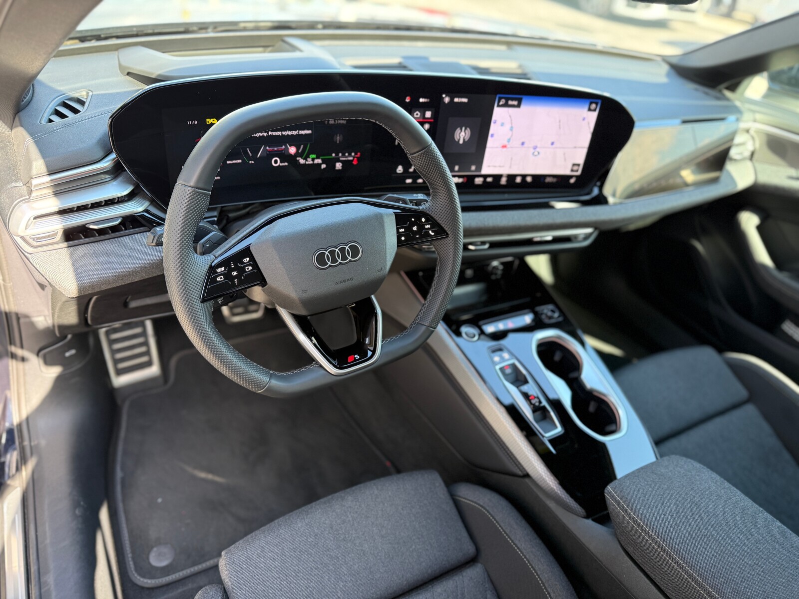 Audi A6 Avant e-hybrid - zdjęcie 15