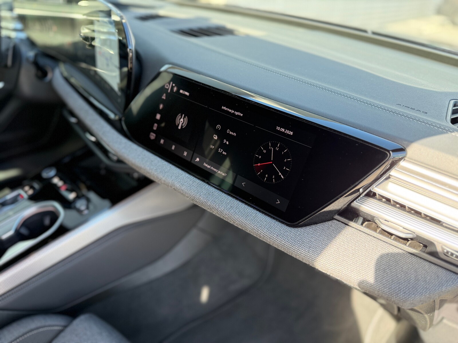 Audi A6 Avant e-hybrid - zdjęcie 20