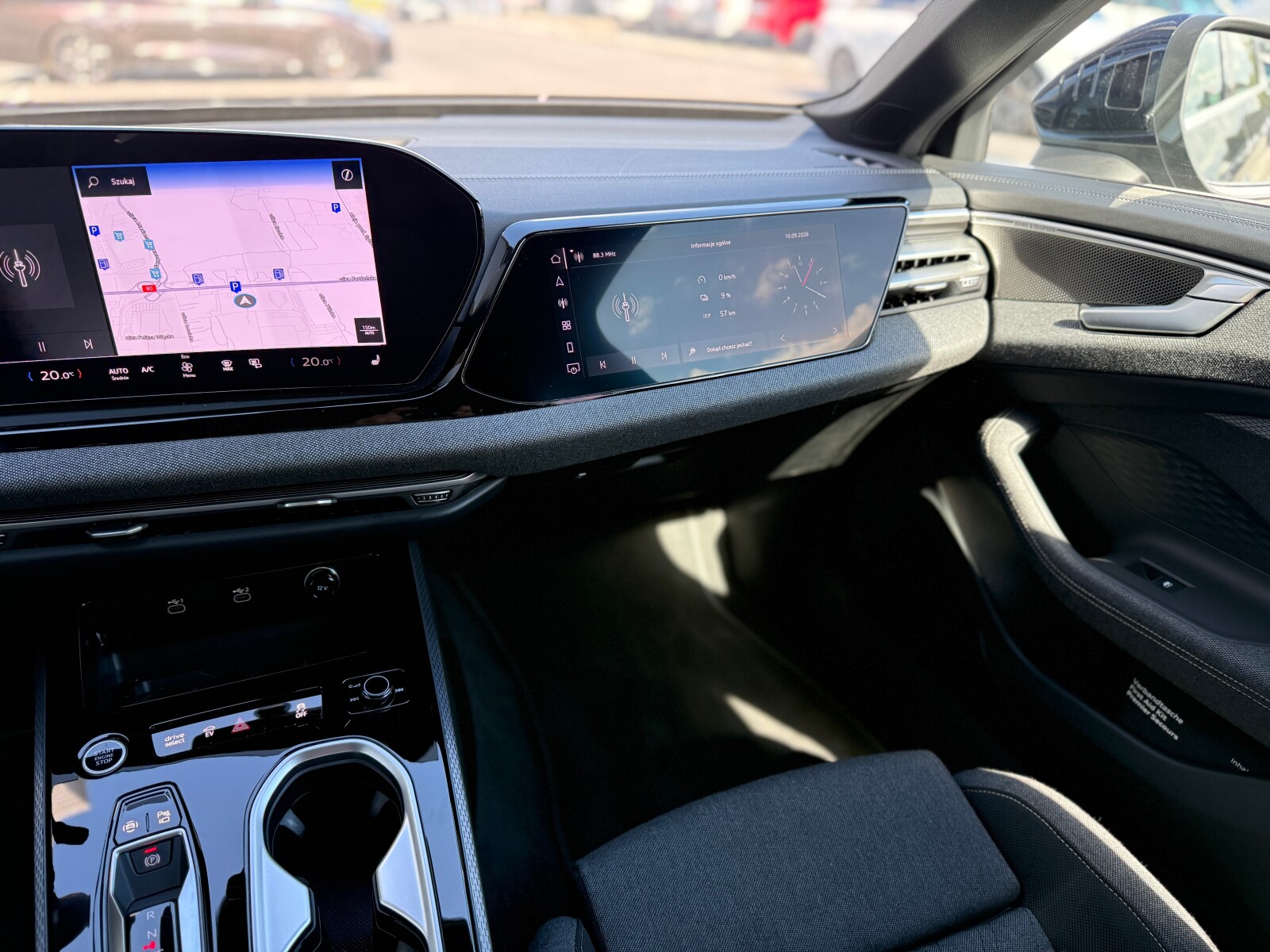 Audi A6 Avant e-hybrid - zdjęcie 23
