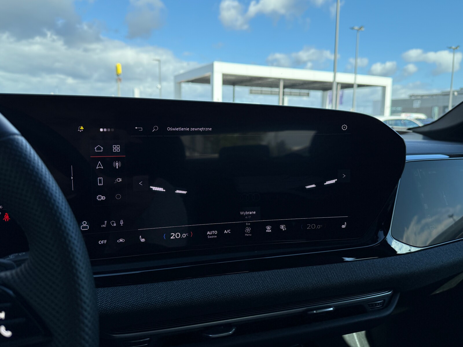 Audi A6 Avant e-hybrid - zdjęcie 37