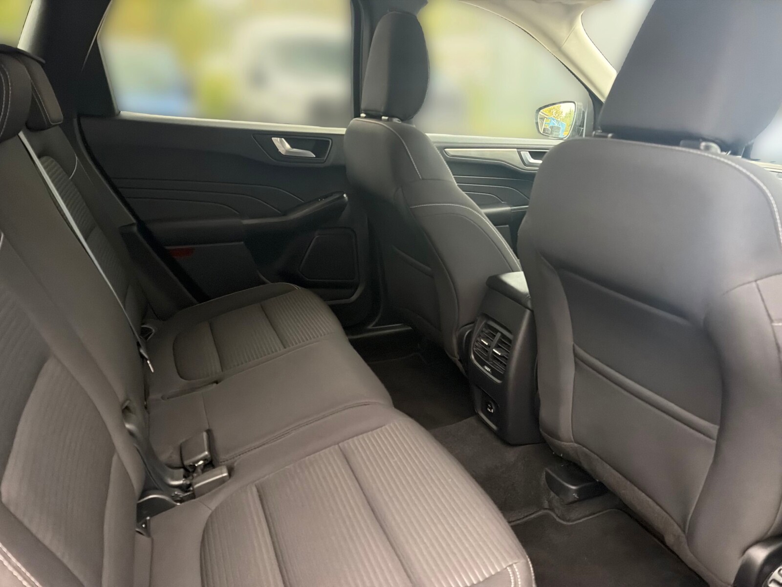 Ford Kuga - zdjęcie 14
