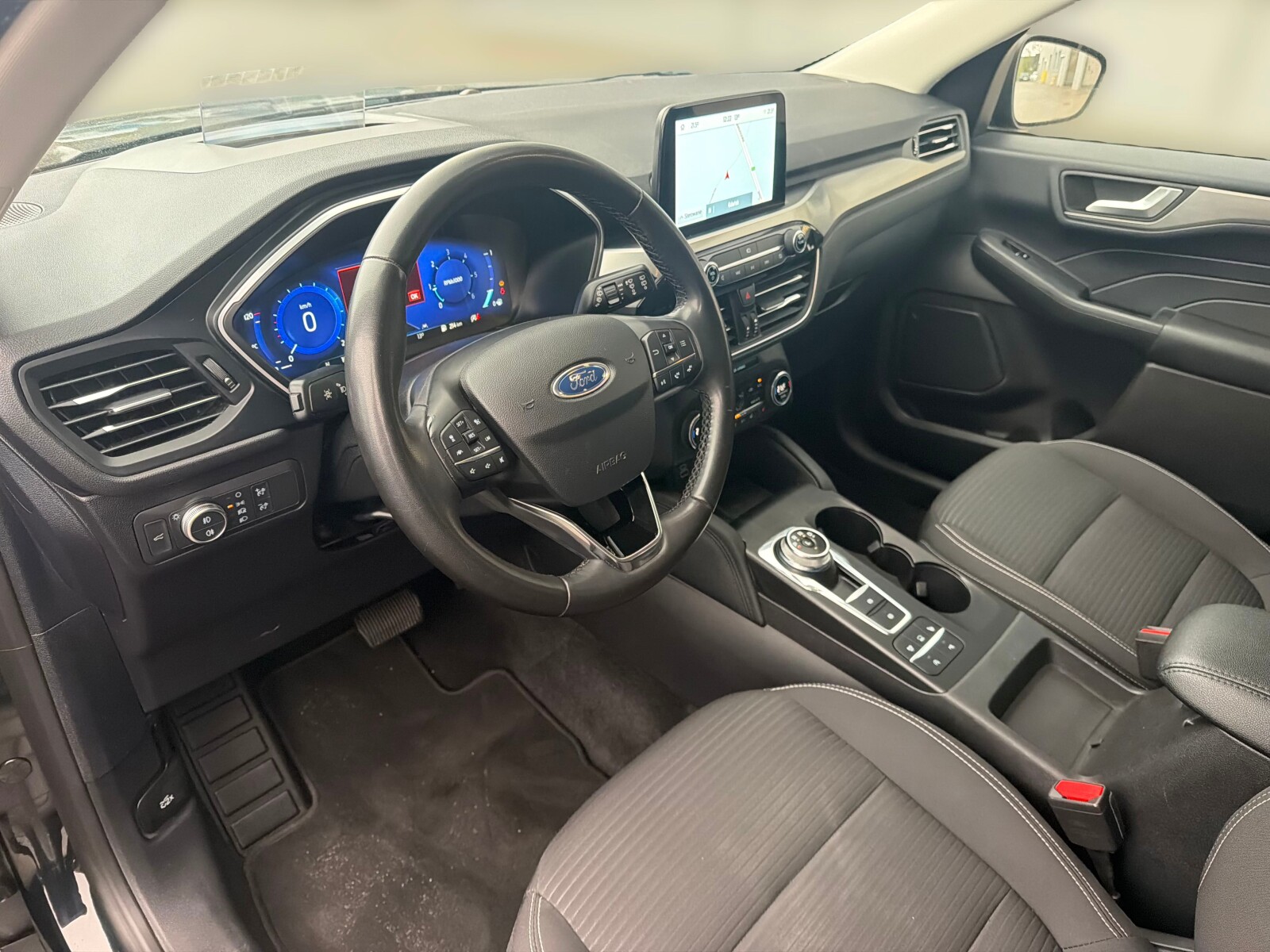 Ford Kuga - zdjęcie 9