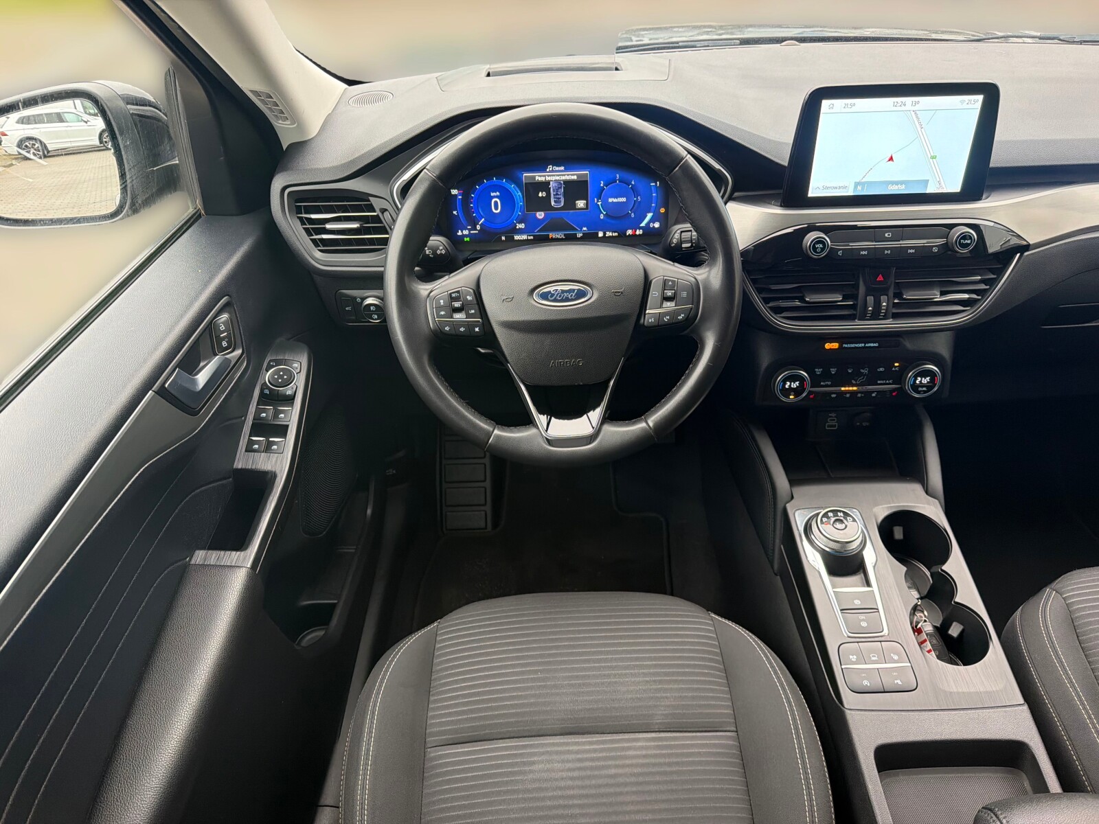 Ford Kuga - zdjęcie 18