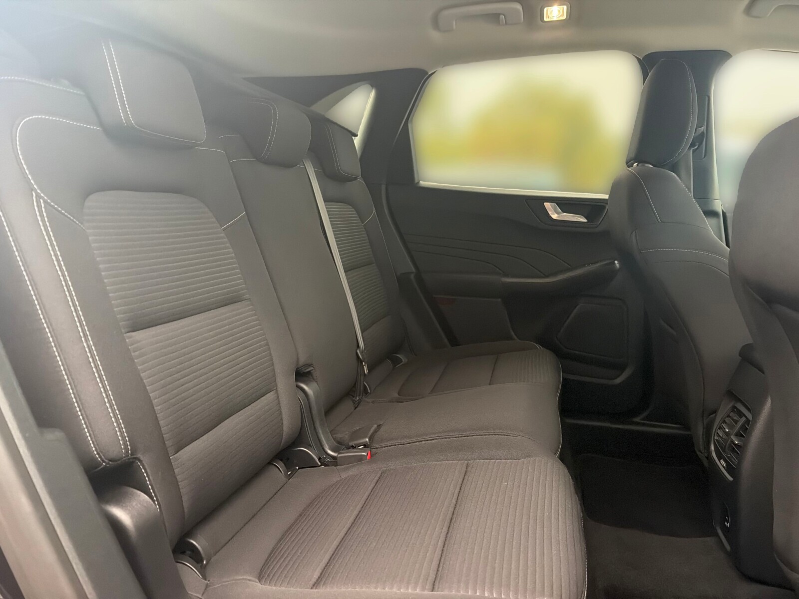 Ford Kuga - zdjęcie 15