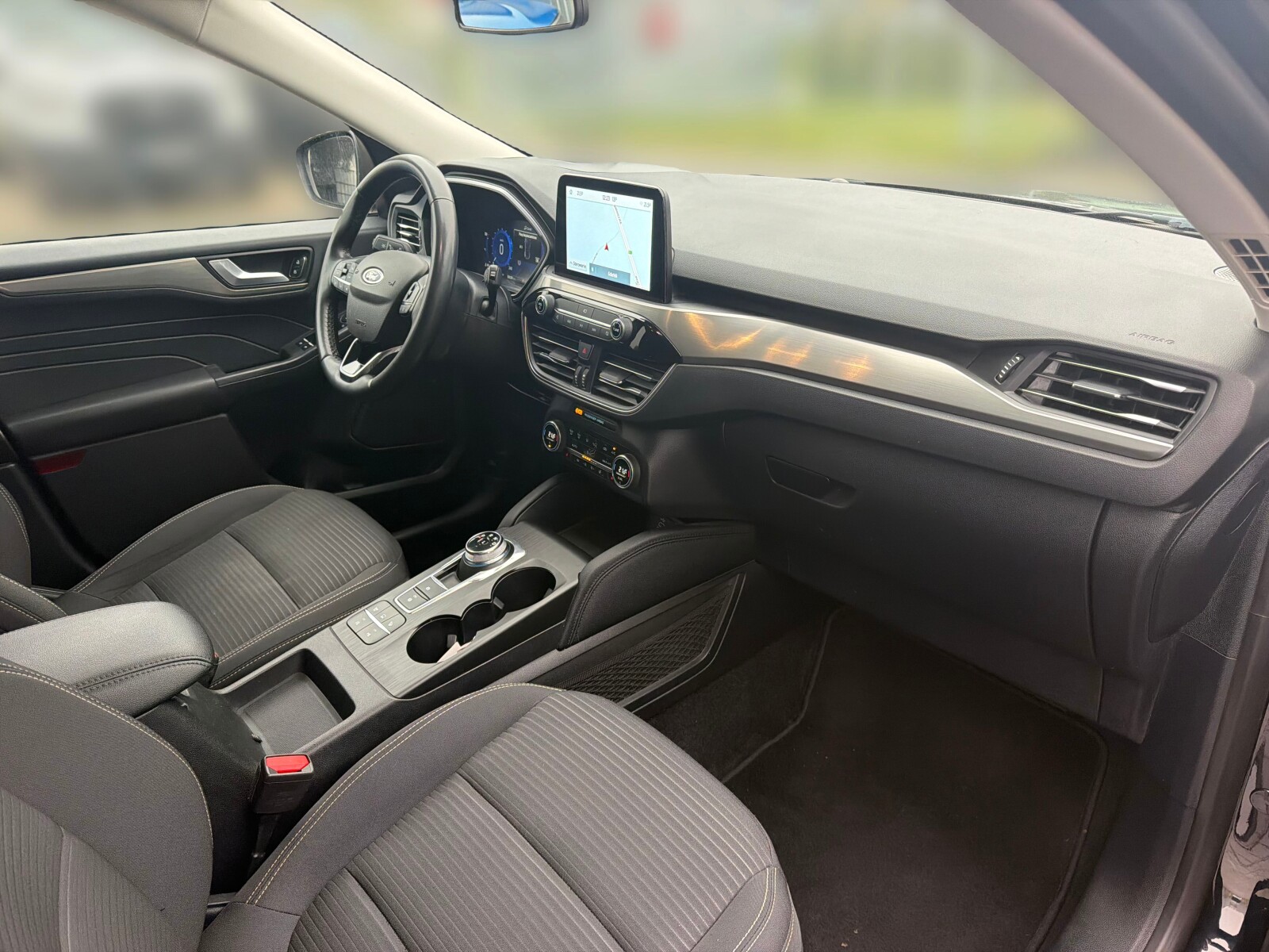 Ford Kuga - zdjęcie 16