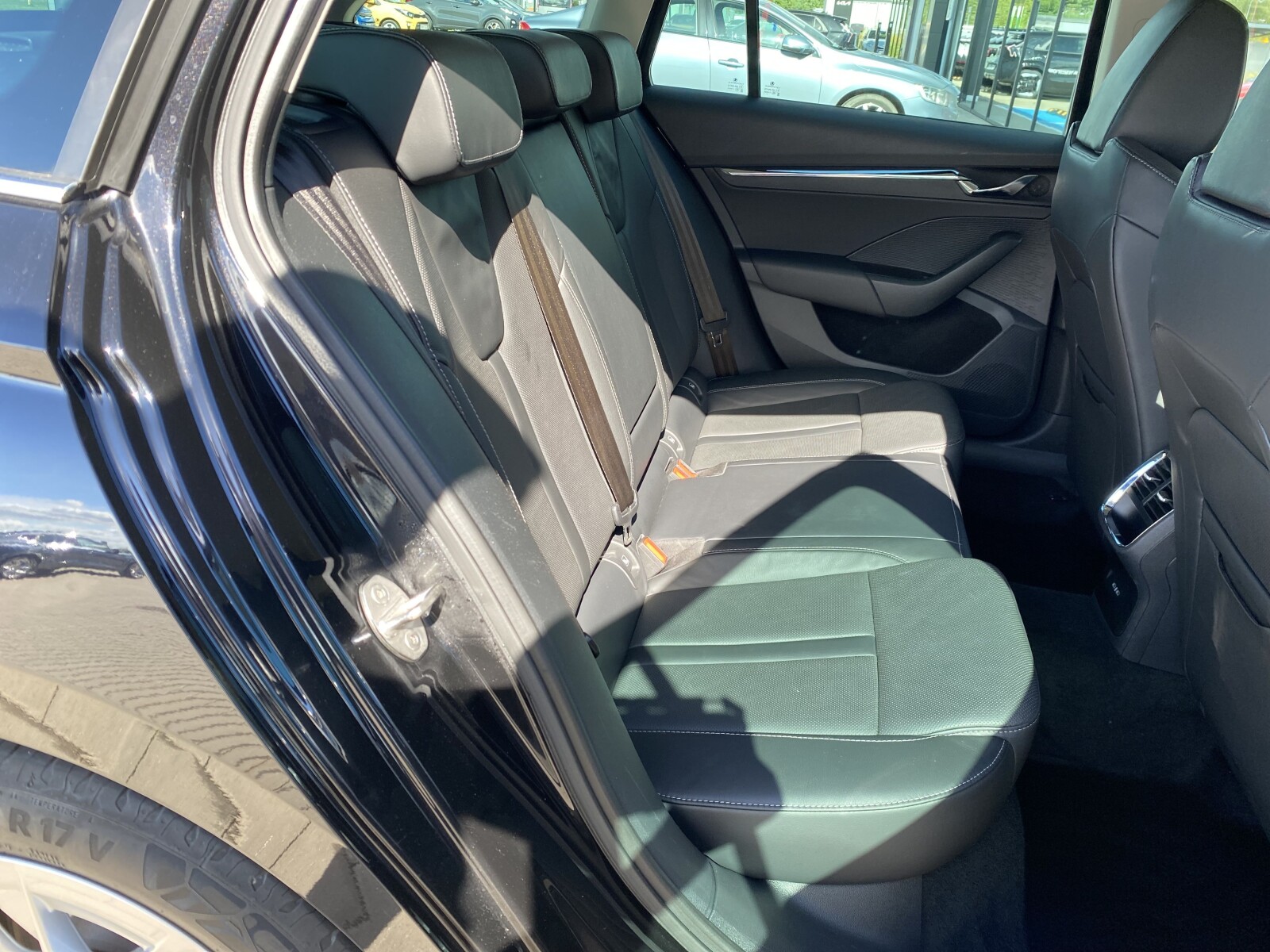 Škoda Octavia Combi - zdjęcie 13