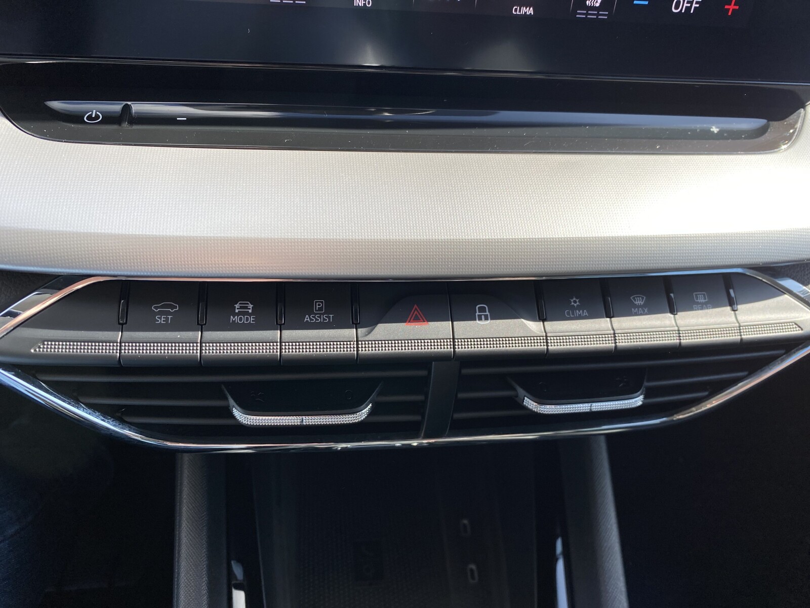 Škoda Octavia Combi - zdjęcie 26