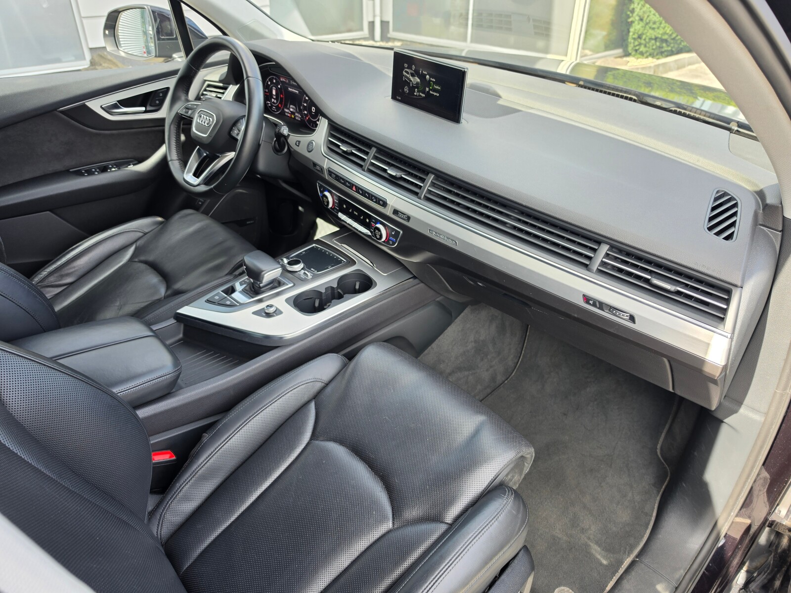 Audi Q7 - zdjęcie 25